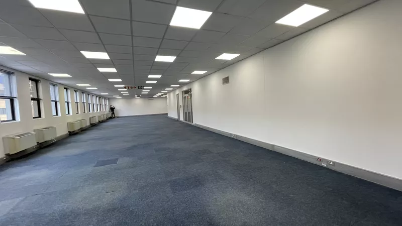 316 m² Office to let in Cape Town City Centre/CBD, 19 Louis Gradner (photo 3)