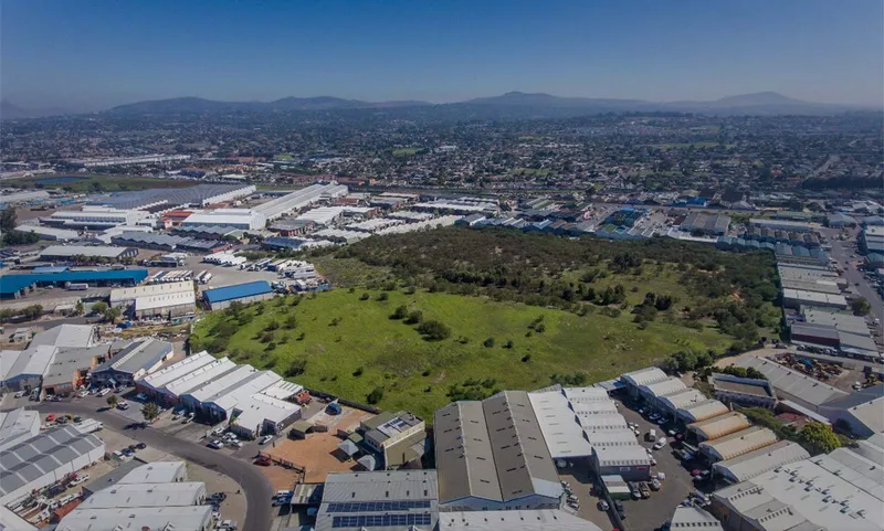 13 123 m² Industrial to let in Brackenfell, Taurus Industrial Park (photo 2)