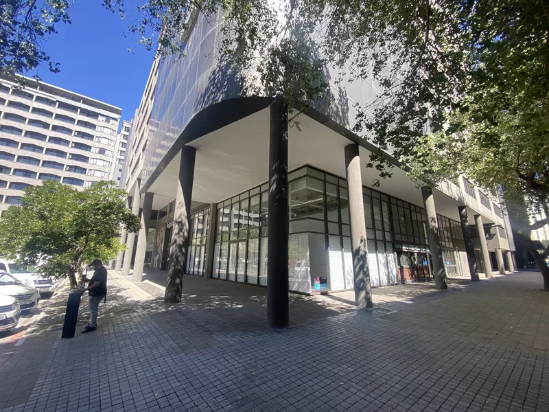 2 004 m² Office to let in Cape Town City Centre/CBD, Roggebaai Place (photo 4)
