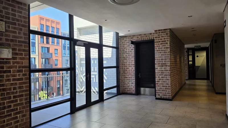 165 m² Office to let in Bridgeways Park, Bridgewater One - Suites (Block C) (photo 10)