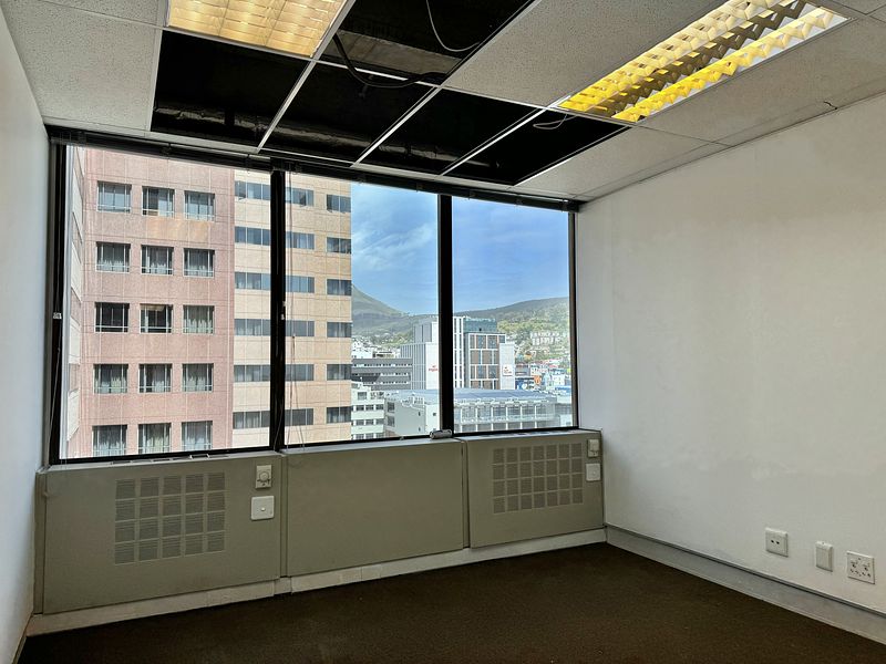 243 m² Office to let in Cape Town City Centre/CBD, 2 Long Street (photo 24)