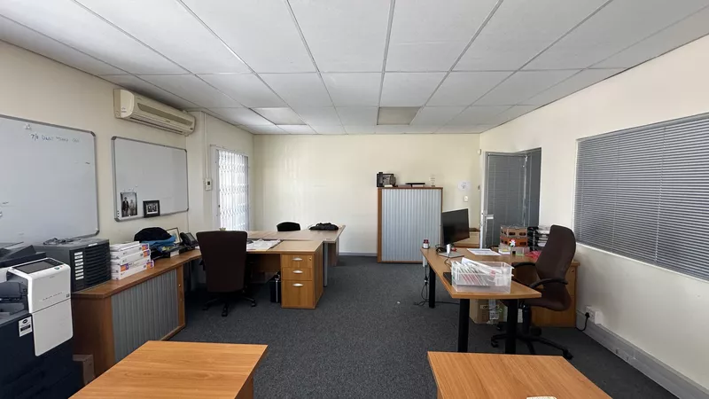 1 108 m² Industrial to let in Marconi Beam, Rainbow Park 1 (photo 9)