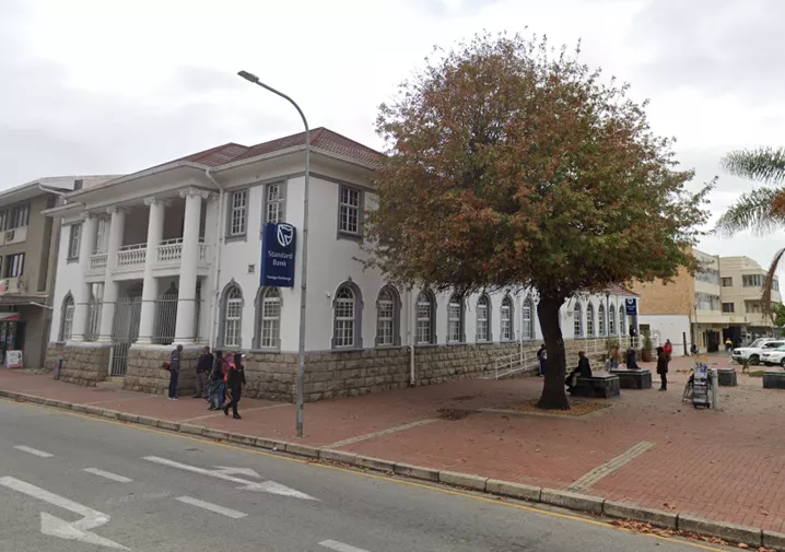 1 199 m² Investments for sale in George, South Africa, Standard Bank Building, George (photo 1)