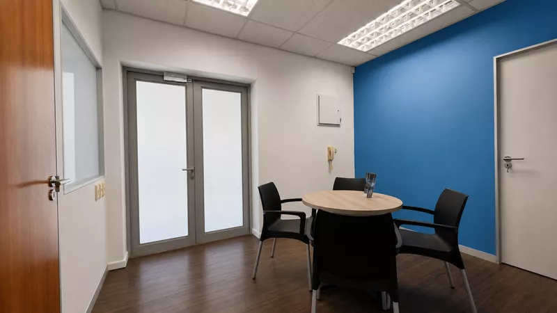 177 m² Office to let in Central Park, The Pavilion (photo 15)