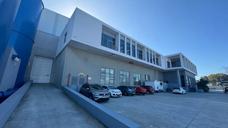 8 177 m² Warehouse to let in Epping, 160 Gunners Cir (photo 1)