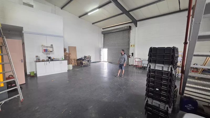 310 m² Industrial to let in Strand, 2 Boundary Road, George Park, Strand (photo 6)