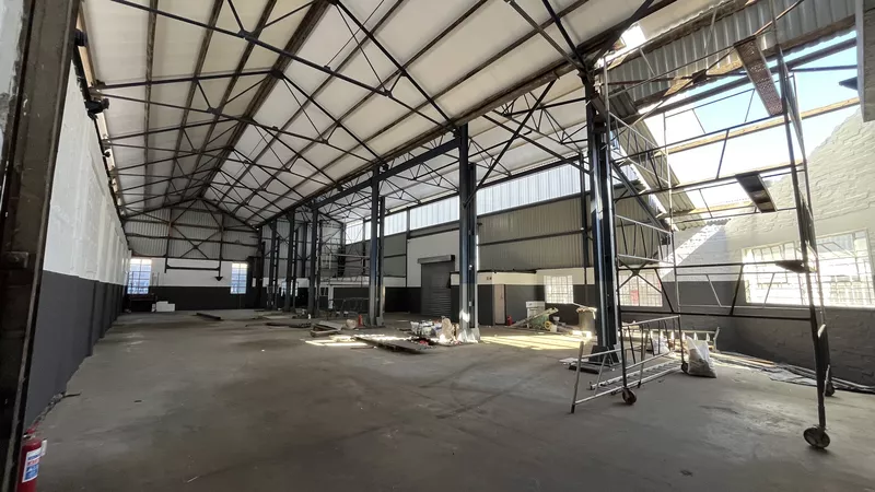 633 m² Industrial to let in Woodstock, Nearby Industrial Park (photo 8)
