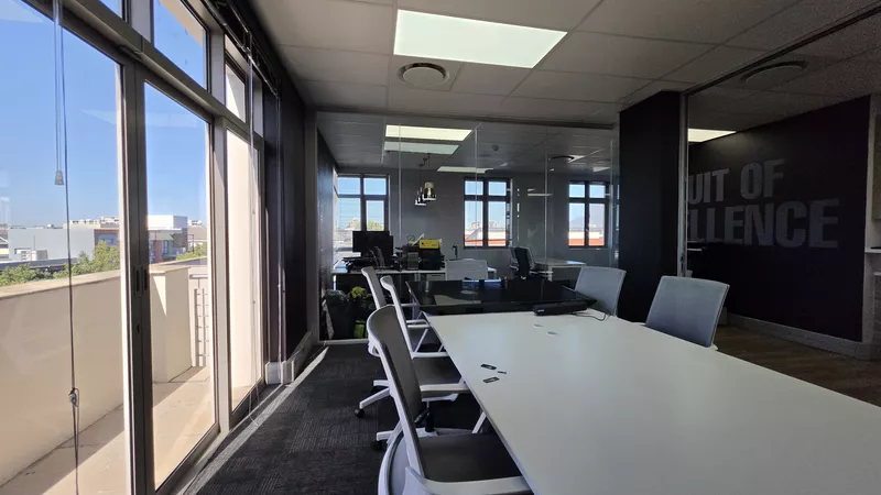 137 m² Office to let in Grosvenor Square, Grosvenor Square - Block A (photo 19)