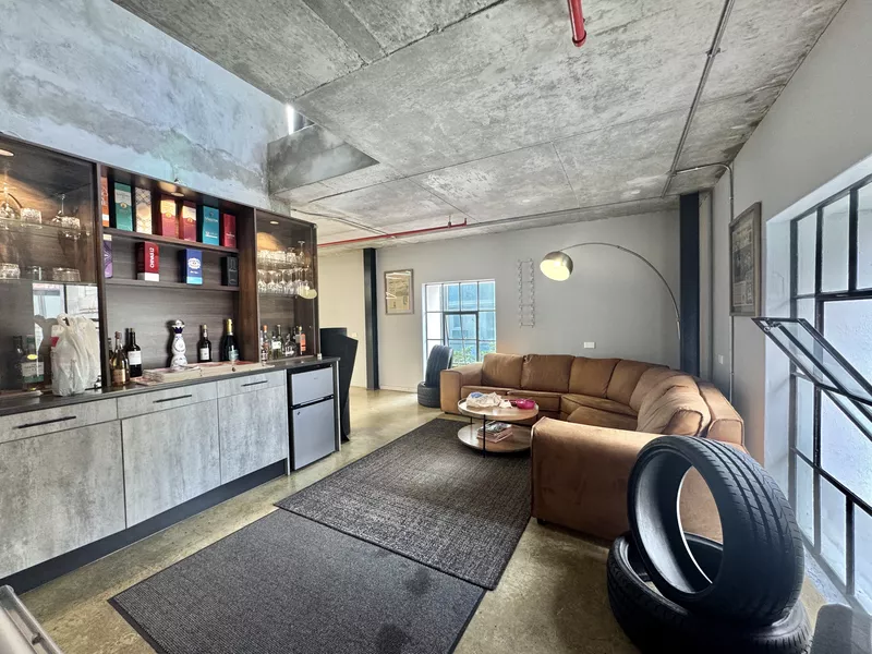 529 m² Retail Property to let in Cape Town City Centre/CBD, 16 On Bree (photo 5)