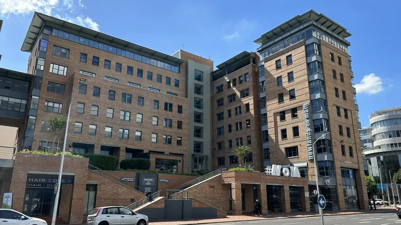 409 m² Office to let in Newlands, Newlands On Main (photo 1)