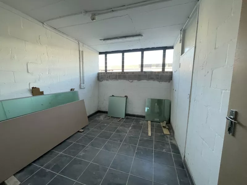 398 m² Industrial to let in Retreat Industrial, South Palms Industrial Park (photo 7)
