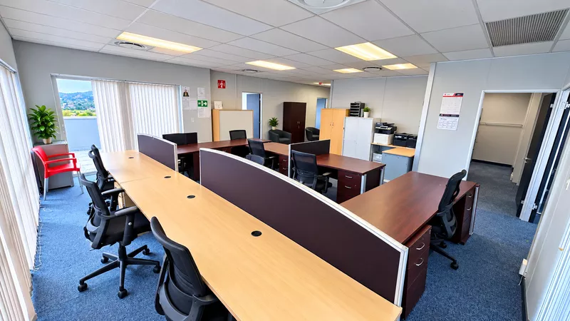141 m² Office to let in High Street Village, 3 High Street - High Street Village (photo 13)