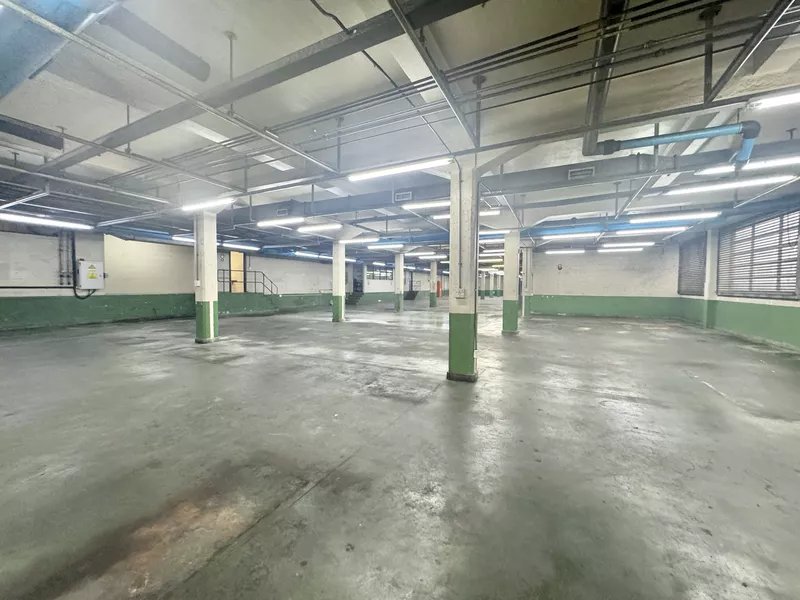 1 200 m² Office to let in Cape Town City Centre/CBD, 170 Buitengracht Street (photo 3)