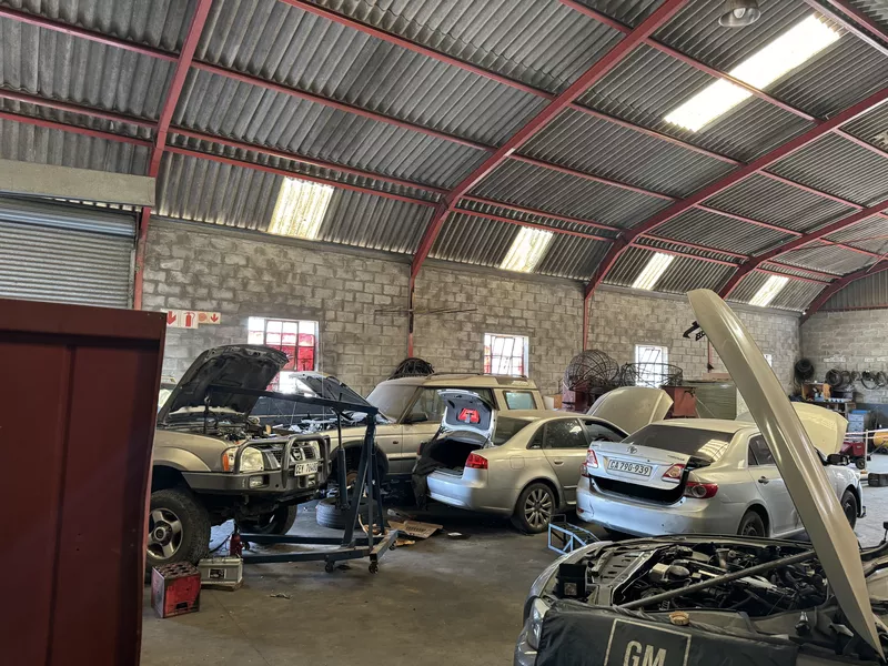 900 m² Industrial for sale in Blackheath, 20 Trafford Road, Blackheath (photo 7)