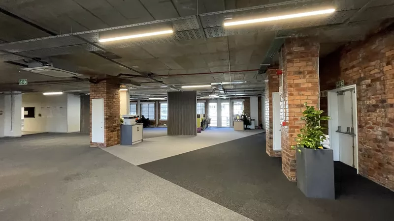 1 211 m² Office to let in De Waterkant, Sovereign Quay (photo 14)