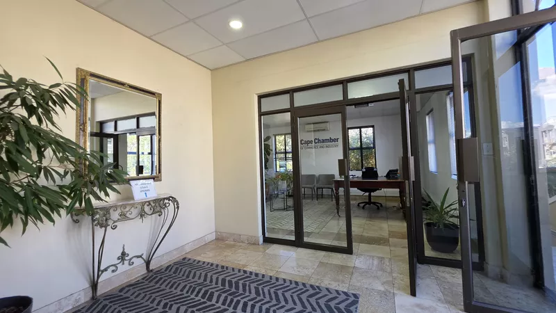 210 m² Office to let in Waterford Place Office Park, 1 Canal Close (photo 11)
