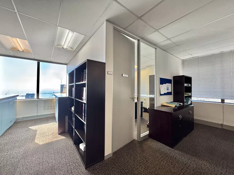 542 m² Office to let in Cape Town City Centre/CBD, 2 Long Street (photo 12)