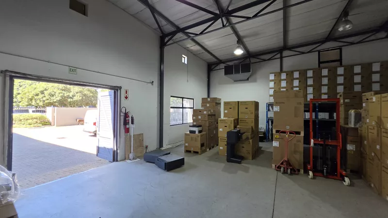 1 085 m² Office for sale in Century City, 13 Edison Way (photo 43)