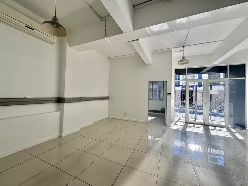 363 m² Office to let in Cape Town, So (photo 3)