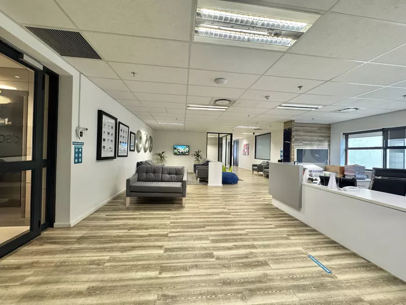 1 065 m² Property for sale in Cape Town City Centre/CBD, Touchstone House (photo 3)