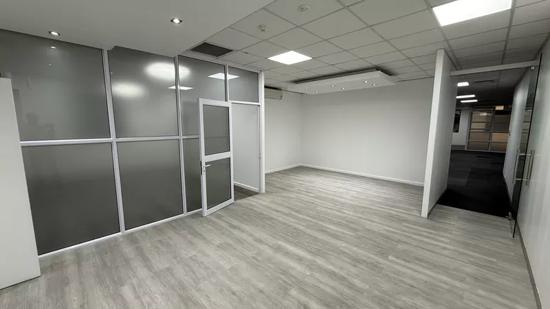 472 m² Office to let in Claremont, 200 On Main (photo 7)