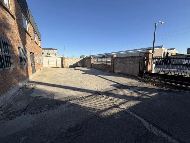 1 350 m² Industrial for sale in Blackheath, 27 Anfield Road (photo 24)