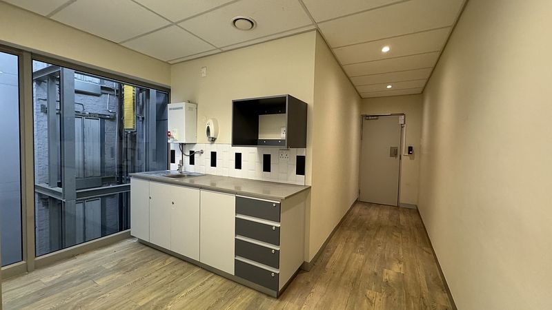 390 m² Office to let in Cape Town City Centre/CBD, Thomas Pattullo (photo 18)