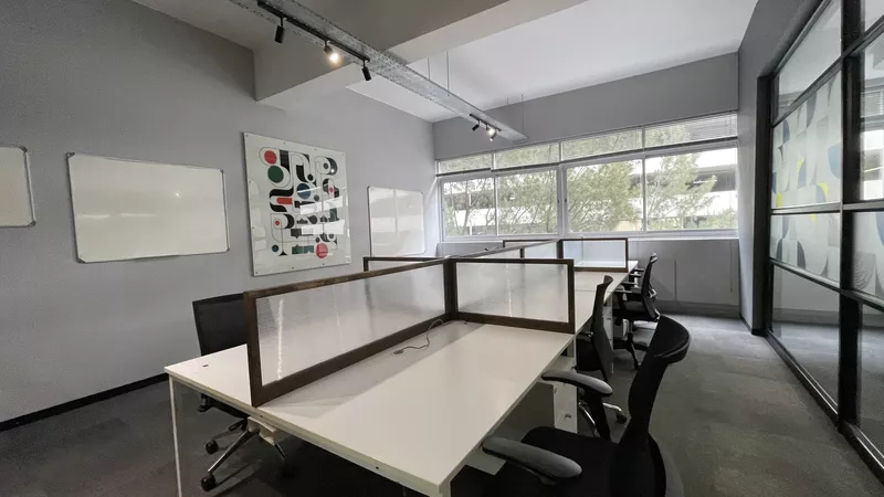 120 m² Office to let in Cape Town City Centre/CBD, 33 Martin Hammerschlag (photo 8)