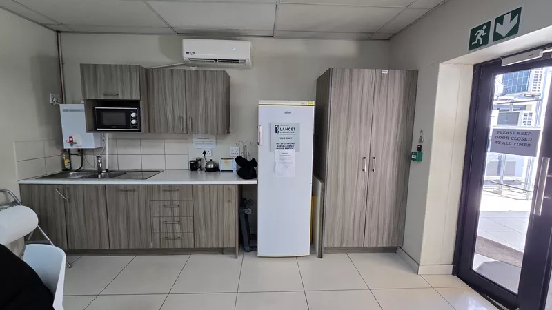 1 059 m² Office to let in Century City, Smartsurv House (photo 24)