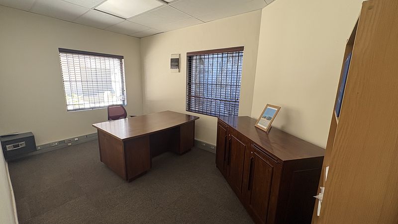 112 m² Office to let in Tyger Waterfront, Canal Edge 4 (photo 10)