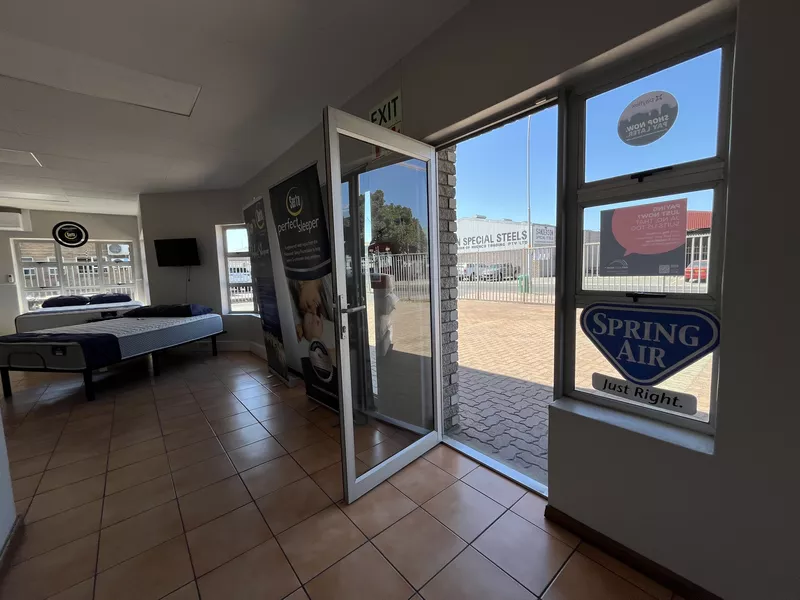 1 163 m² Industrial to let in Parow Industrial, 19 Junction Road (photo 9)
