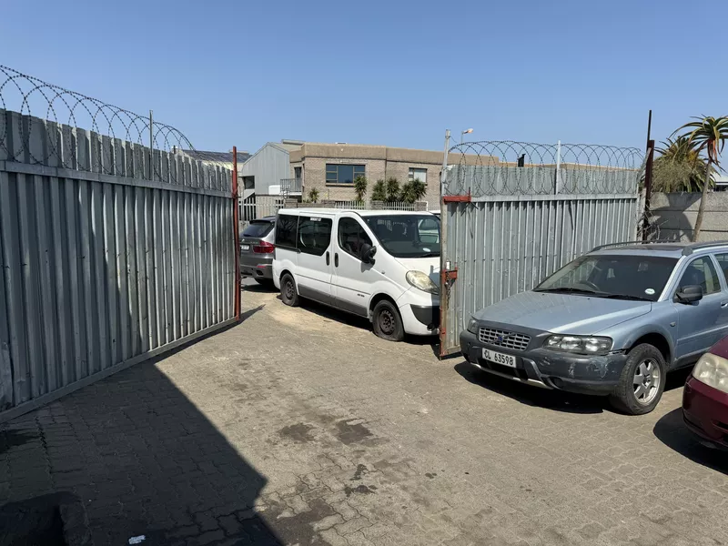 900 m² Industrial for sale in Blackheath, 20 Trafford Road, Blackheath (photo 8)
