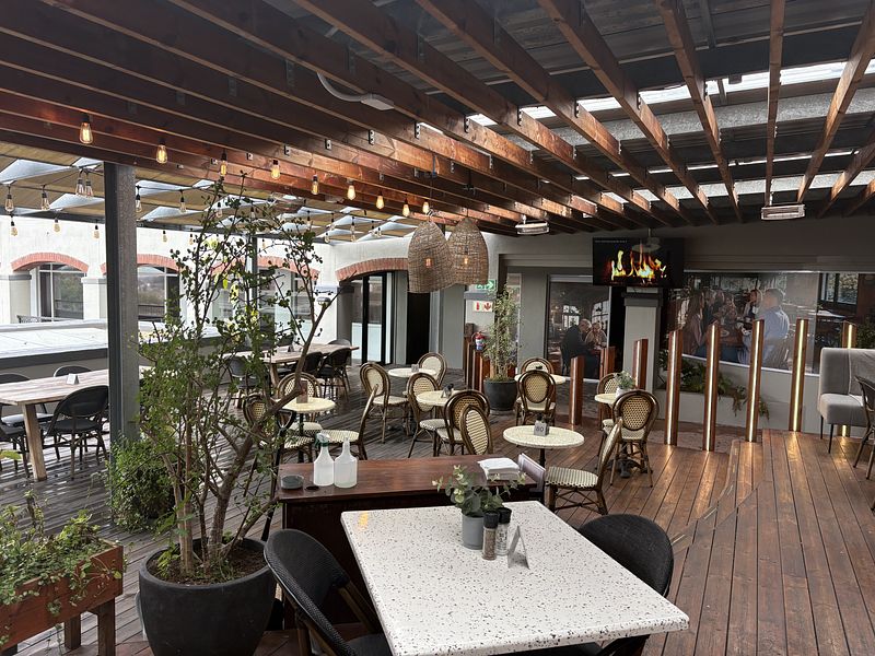 559 m² Retail Property to let in Durbanville, IPIC Shopping Centre Aurora (photo 5)