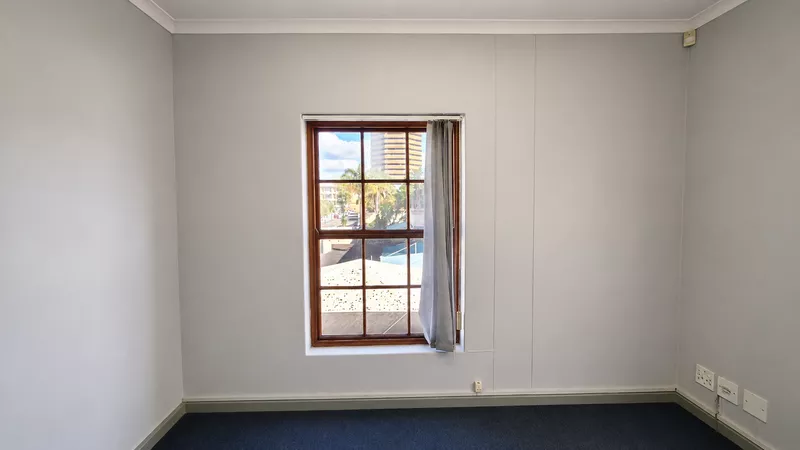 119 m² Office for sale in Bellville, Old Dutch Square (photo 34)