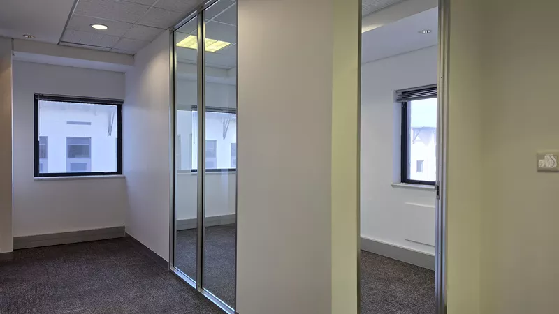 222 m² Office to let in Century Square, Knowledge Park 3 (photo 16)