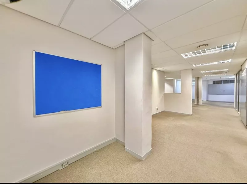 200 m² Office to let in Gardens, 11 Buitensingel Street (photo 18)