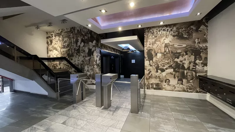611 m² Office to let in Cape Town City Centre/CBD, Newspaper House (photo 6)