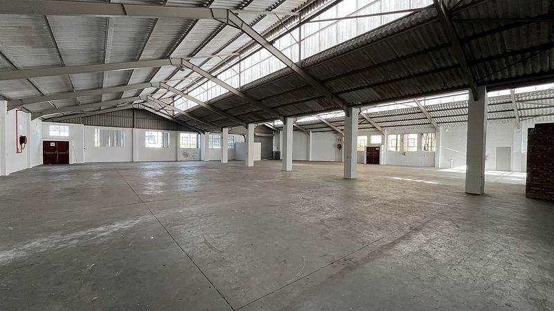 1 103 m² Industrial to let in Ottery, 1103m² Warehouse (photo 2)