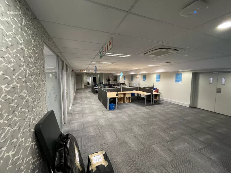 946 m² Office to let in Cape Town City Centre/CBD, Thomas Pattullo (photo 5)