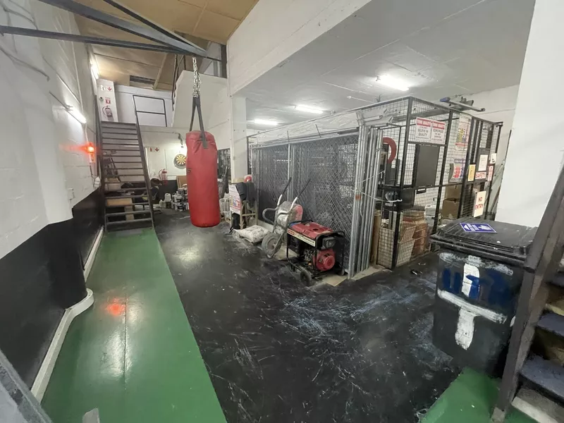 380 m² Industrial to let in Ottery, Ottery Park (photo 6)