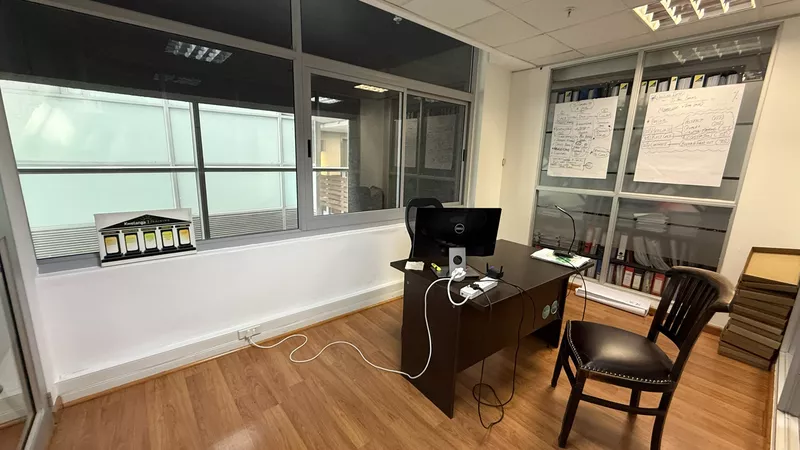 105 m² Office to let in Claremont, Montclare Place (photo 8)