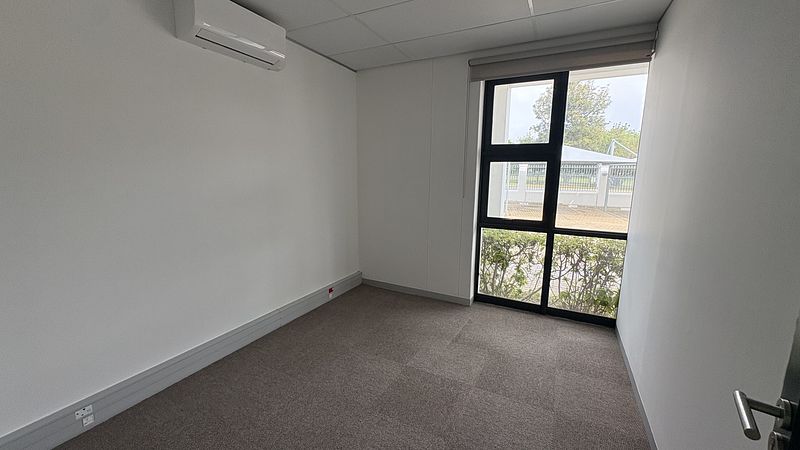 262 m² Office to let in Stellenbosch, Stellenpark Business Park (photo 32)