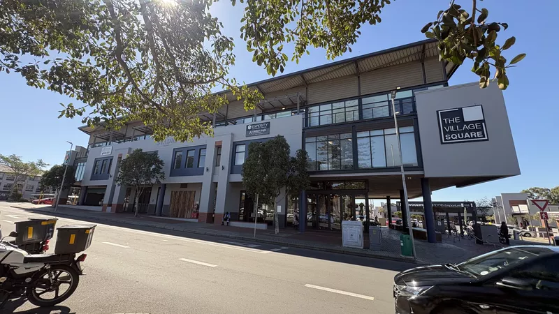 305 m² Office to let in Durbanville, Village Square (photo 7)