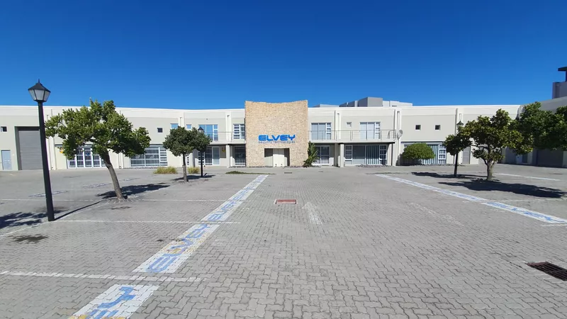 647 m² Office to let in Century City, 5 Edison Way - Century Gate (photo 4)