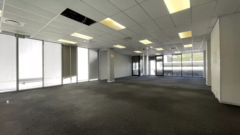 720 m² Office to let in Woodstock, The Boulevard (photo 11)