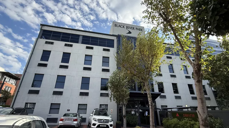 193 m² Office to let in Observatory, Gate House (photo 2)