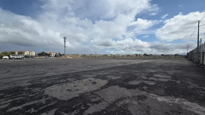 11 000 m² Vacant land to let in Strand, Broadway Business Park, 24 Helios Avenue (Yard + Optional Offices) (photo 9)