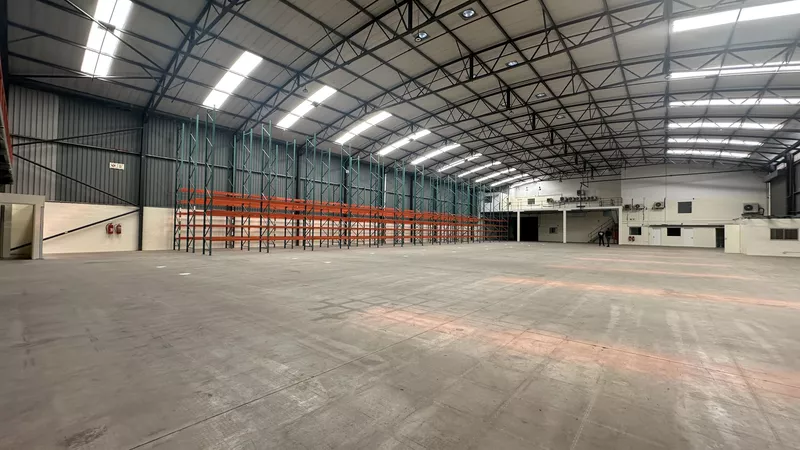 3 100 m² Industrial to let in Marconi Beam, 11 Kunene Circle (photo 6)