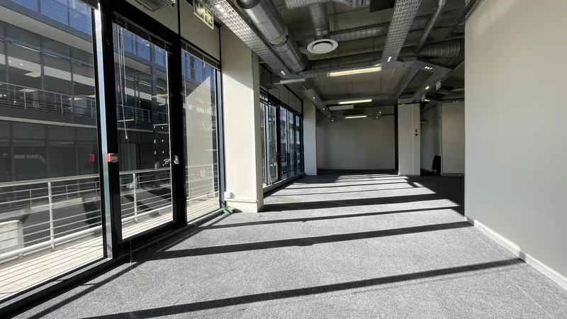646 m² Office to let in Woodstock, The Boulevard (photo 5)