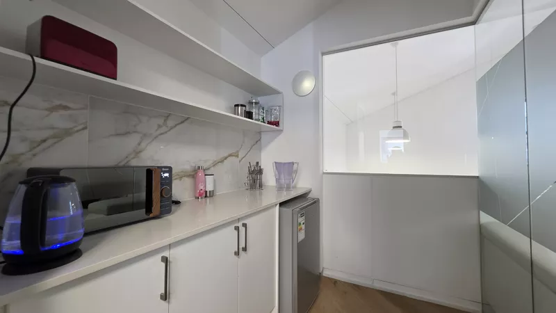 180 m² Office for sale in Century City, Bridgewater One - Studios (Block B) (photo 45)